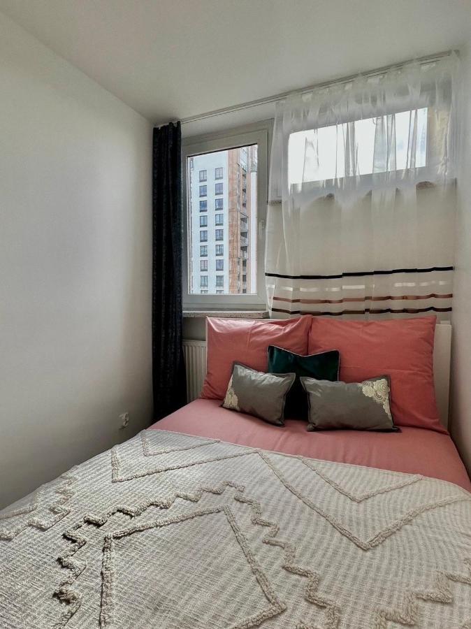 Mirovski Apartment Varsó Kültér fotó